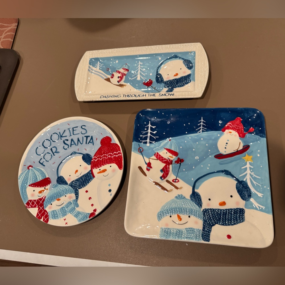 St Nicholas Festive Snowman Plate Set and Knives